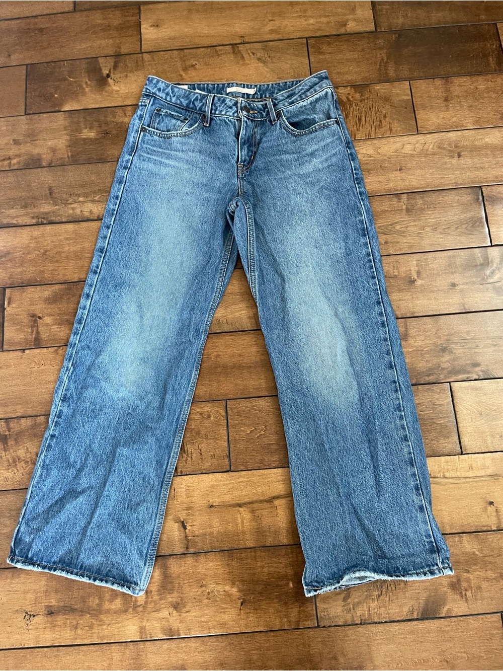 Levi's Low Loose Size 28 Length 30 Jeans